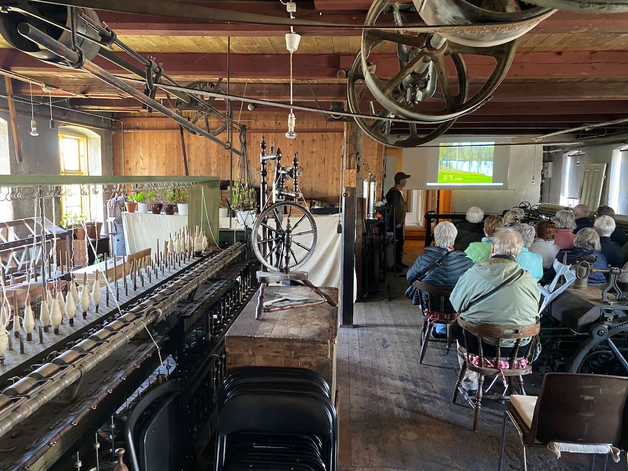 Ullspinnerit i Tommarp får besök av SPF Vitsippan