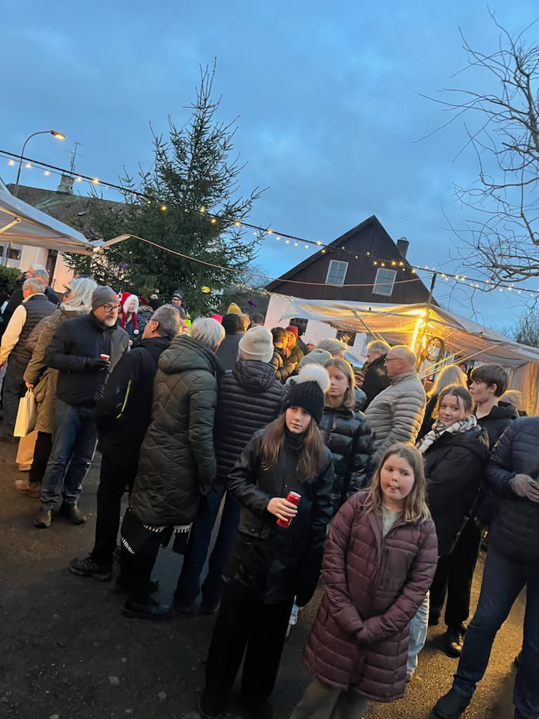 Skratt och sorl - julstämning